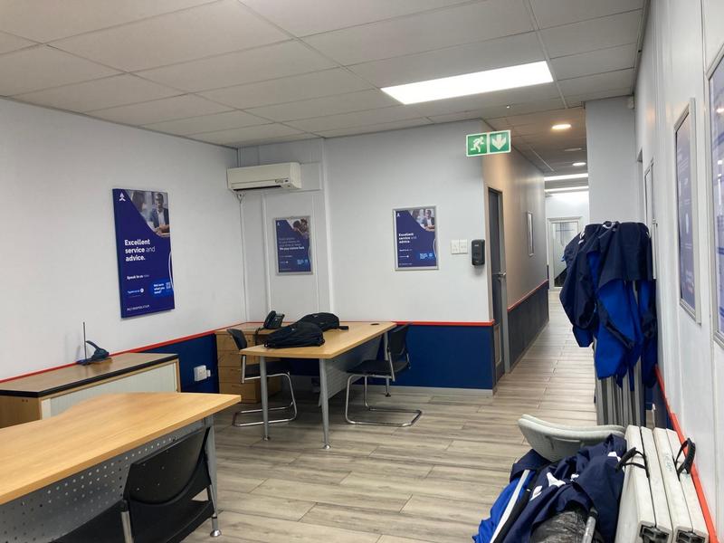 To Let Commercial Property for Rent in Newton Park Eastern Cape